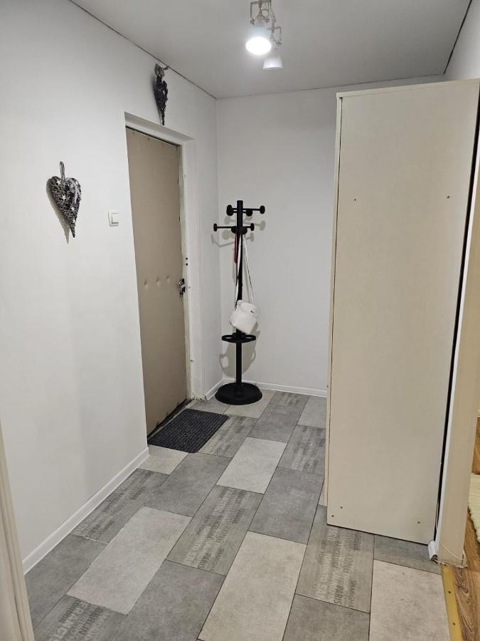 Apartment On Constantin Negruzzi คีชีเนา ภายนอก รูปภาพ